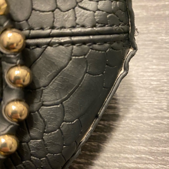 Jessica Simpson black faux snake skin gold studded shoulder bag purse tote EUC - Picture 16 of 16